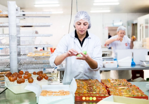 photographie d'une artisane confiseur Cruzilles